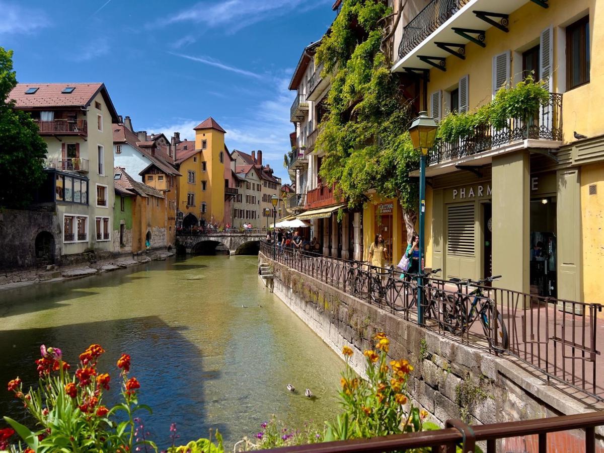 Reve De Jade Devant Le Canal Annecy Exterior photo